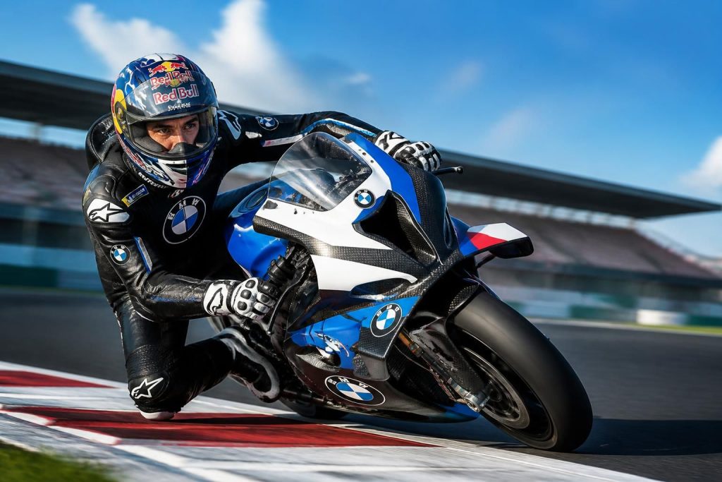 découvrez l'avenir de miguel oliveira en motogp et superbike avec bmw, un partenariat confirmé jusqu'en 2026, et ses ambitions pour les prochaines saisons.